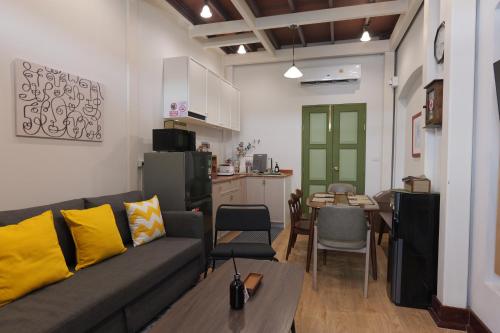 Entire Home 2BR 2BA Chinatown near Yaowarat Songwat — 4-Star Luxury Hotel in Bangkok, Thailand