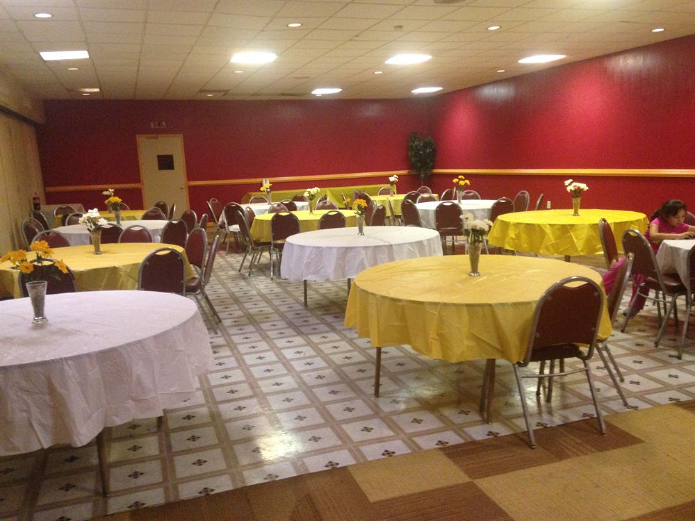 Country Hearth Inn & Suites Hotels - photo 9