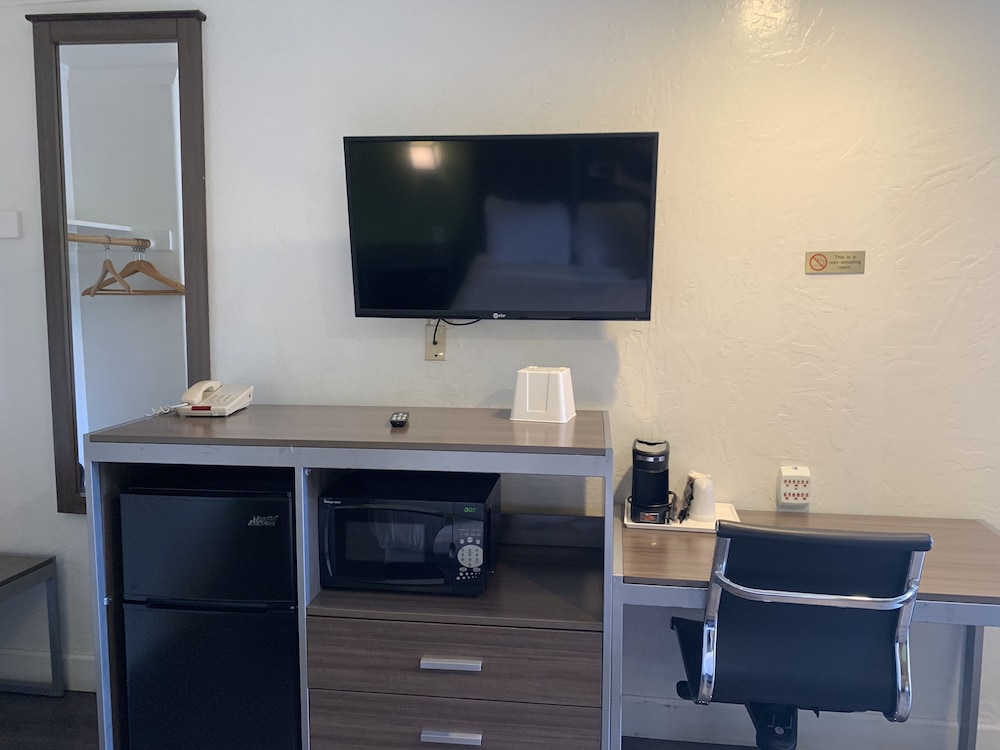 Gilroy Inn - photo 15