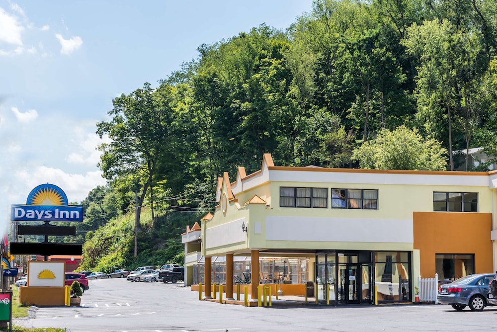 Days Inn by Wyndham Pittsburgh - photo 14