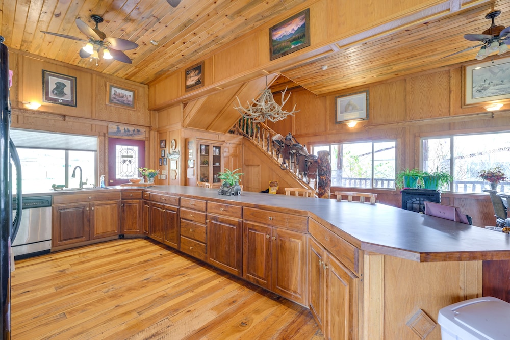 Salmon Vacation Rental w Mountain Views - photo 8