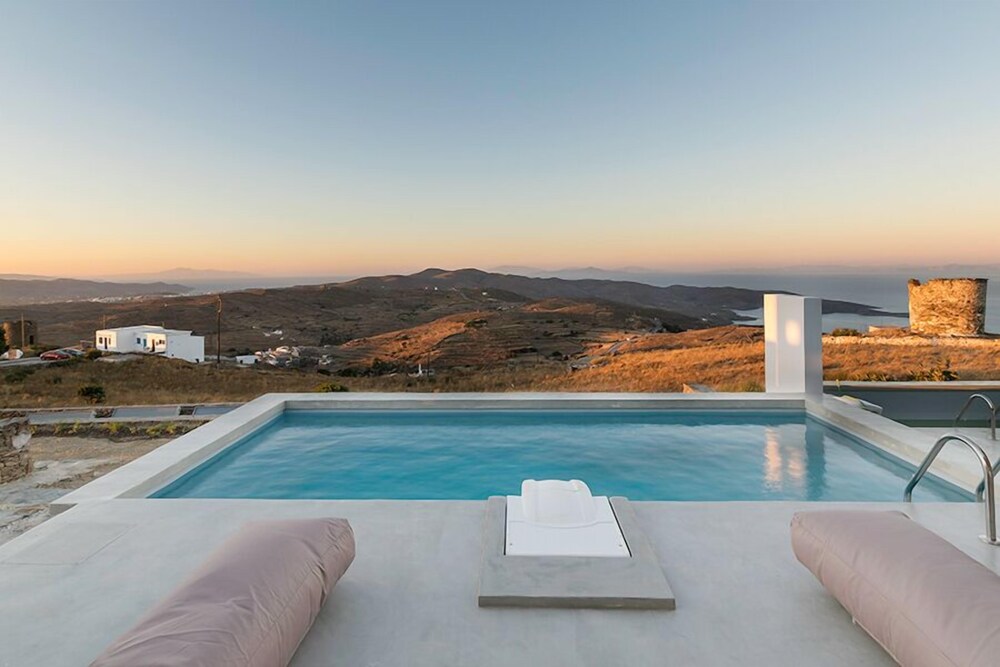 K4 Kythnos Windmills Villas — 4-Star Luxury Hotel in Kythnos, Greece