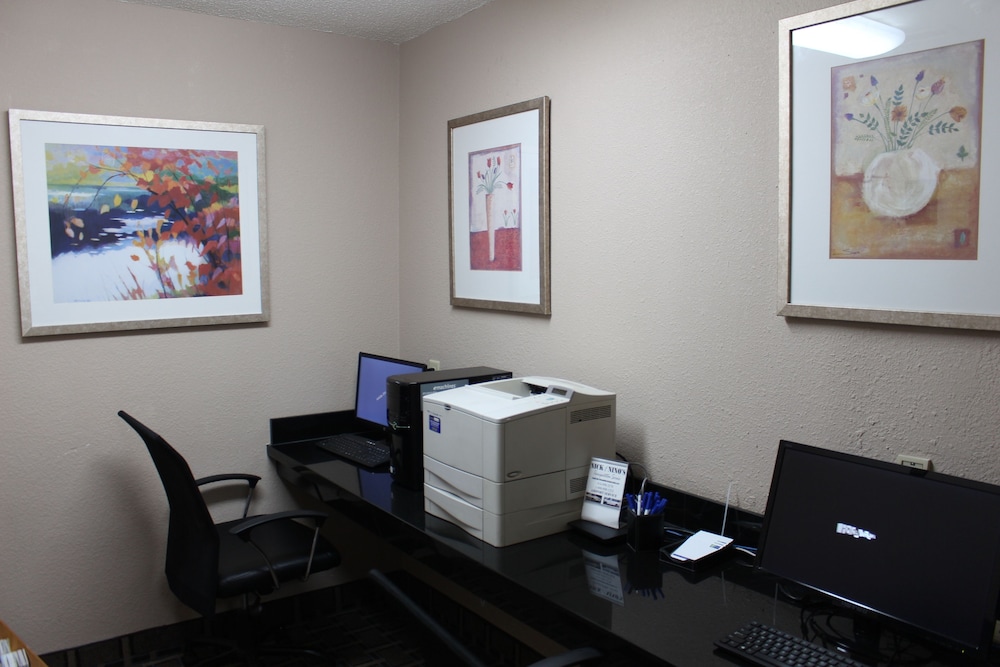 Holiday Inn Express Kansas City Liberty by IHG - photo 61