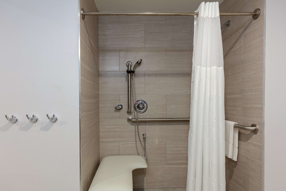 Hampton Inn Wetumpka - photo 28