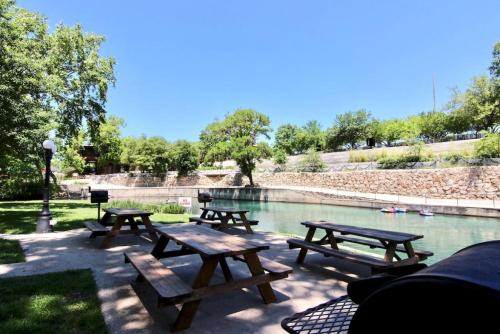 Texas River Condo — 4-Star Luxury Hotel in New Braunfels, United States