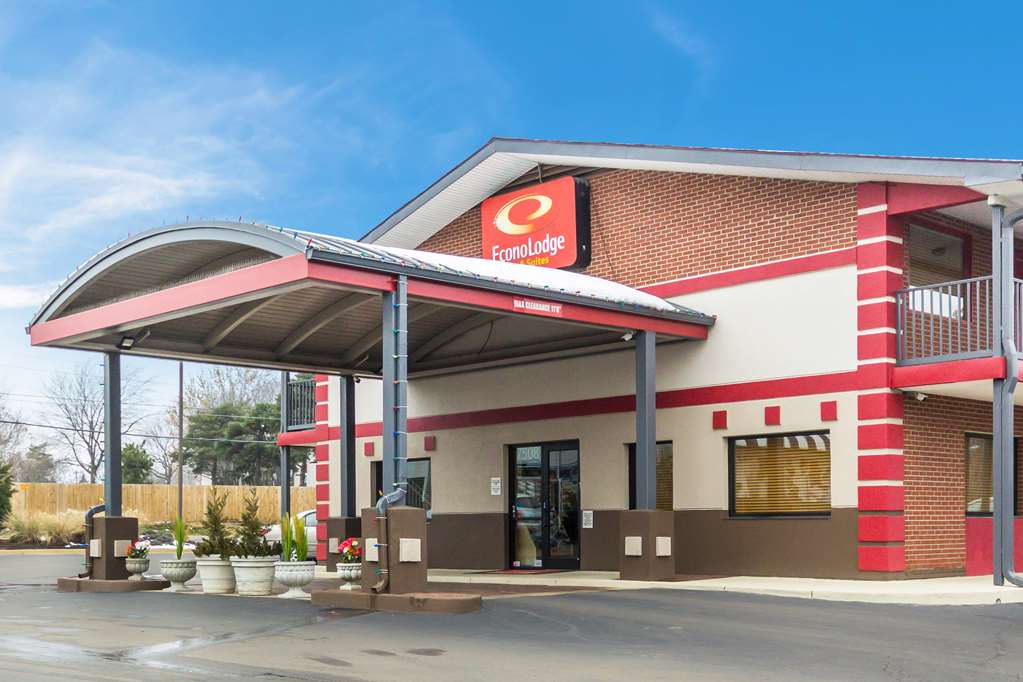 Econo Lodge Inn & Suites I 35 at Shawnee Mission — hotel in Overland Park