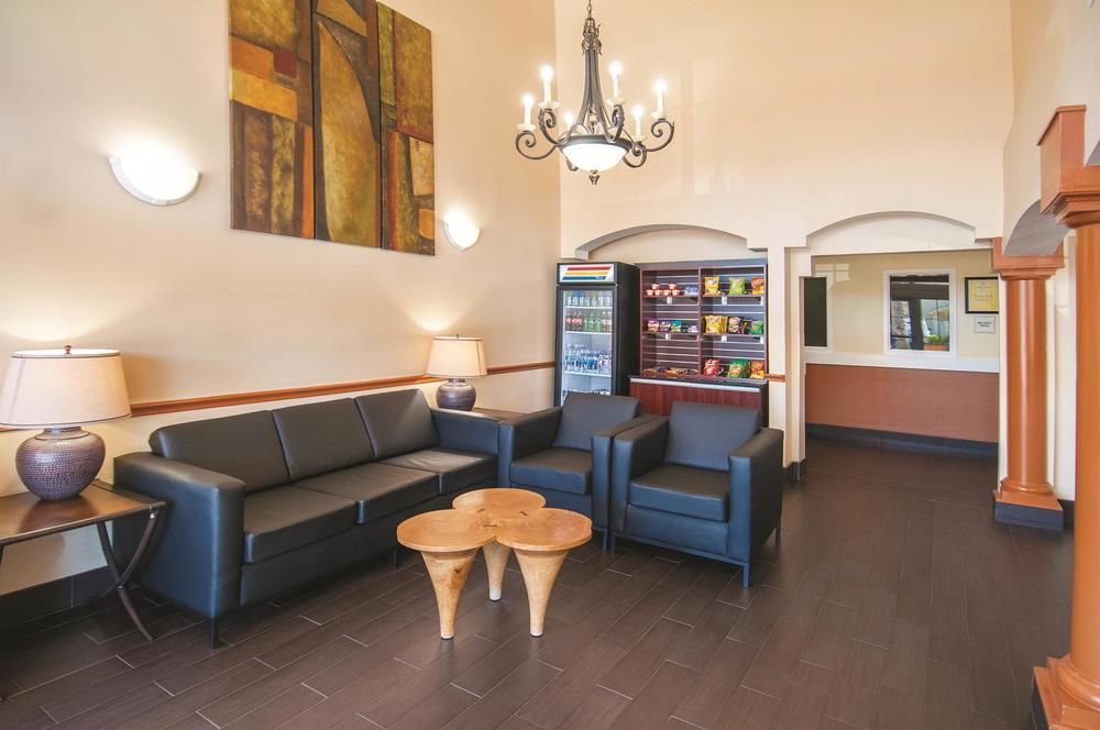 La Quinta Inn San Antonio AlamoDome South - photo 20