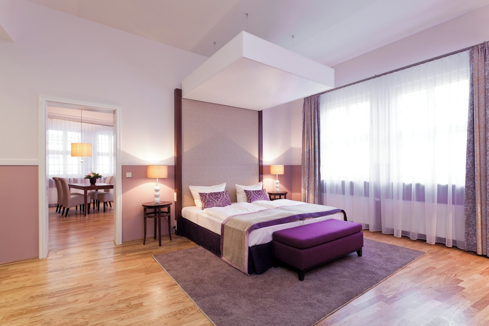 Aparthotel am Schloss — 4-Star Luxury Hotel in Dresden, Germany