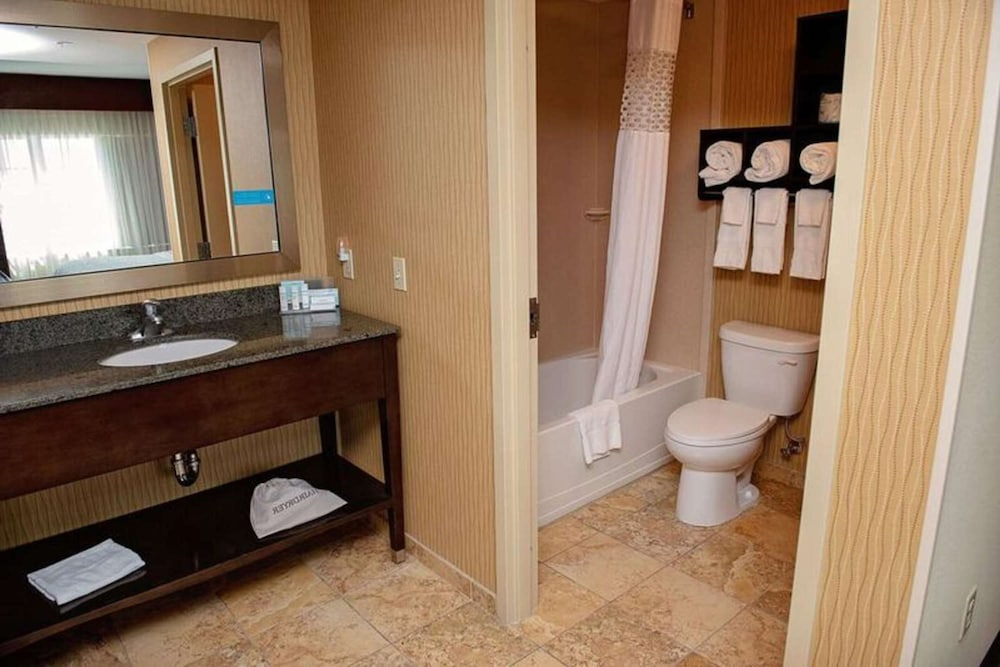 Hampton Inn & Suites Bradenton Downtown Historic District - photo 15