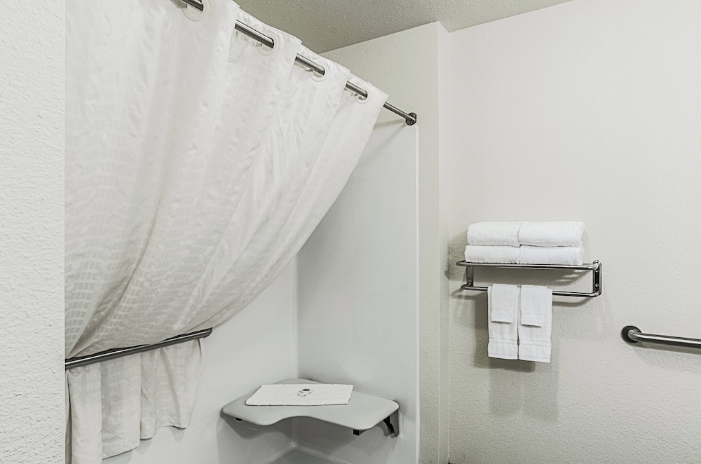 Cobblestone Inn & Suites Guernsey - photo 19
