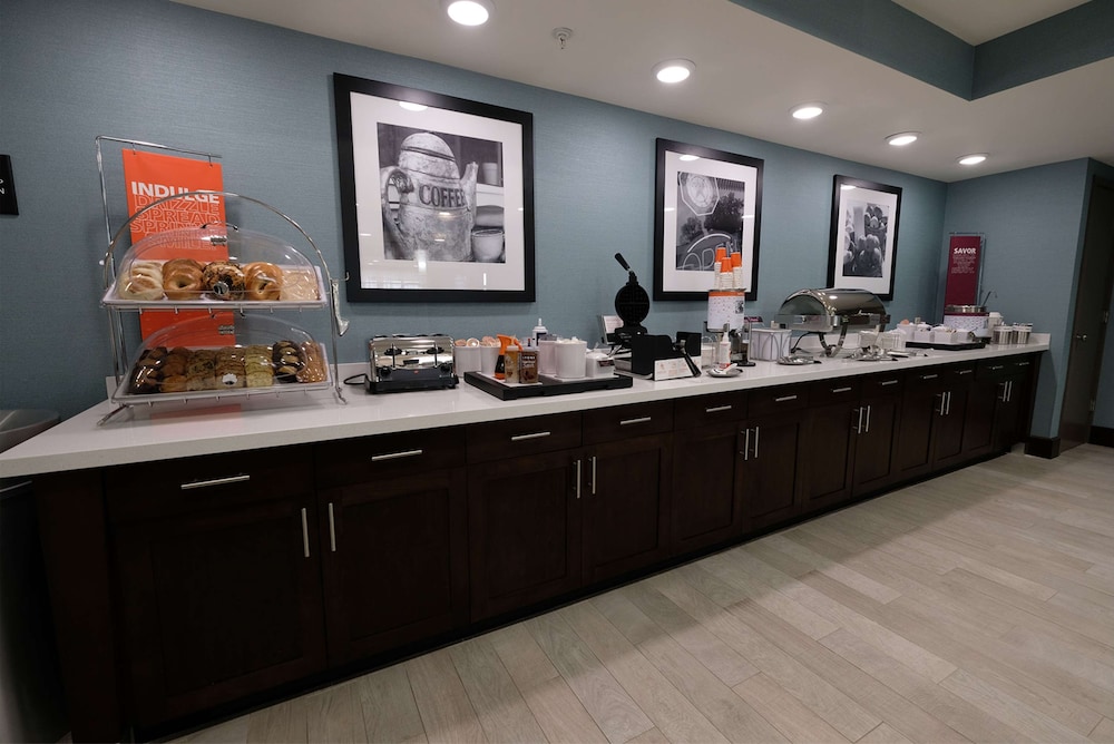 Hampton Inn Searcy - photo 13
