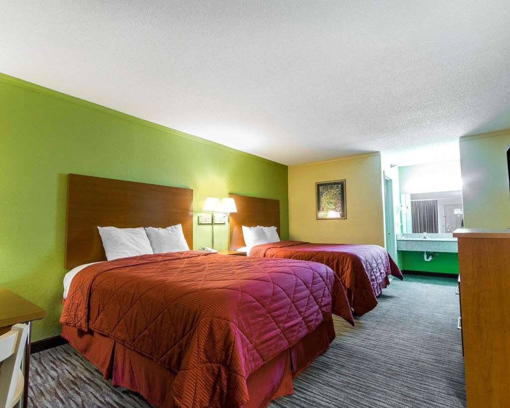 Econo Lodge Franklin South - photo 25