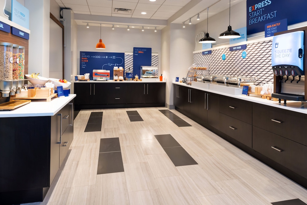Holiday Inn Express & Suites Romeoville Joliet North by IHG - photo 29