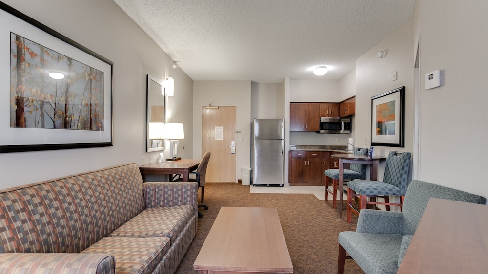 Holiday Inn Express Hotel & Suites St. Cloud by IHG - photo 13