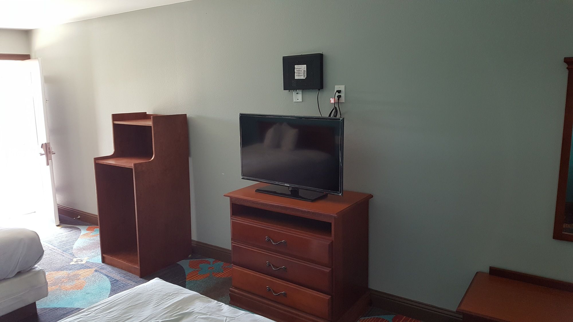 Fortuna Redwood Inn - photo 10
