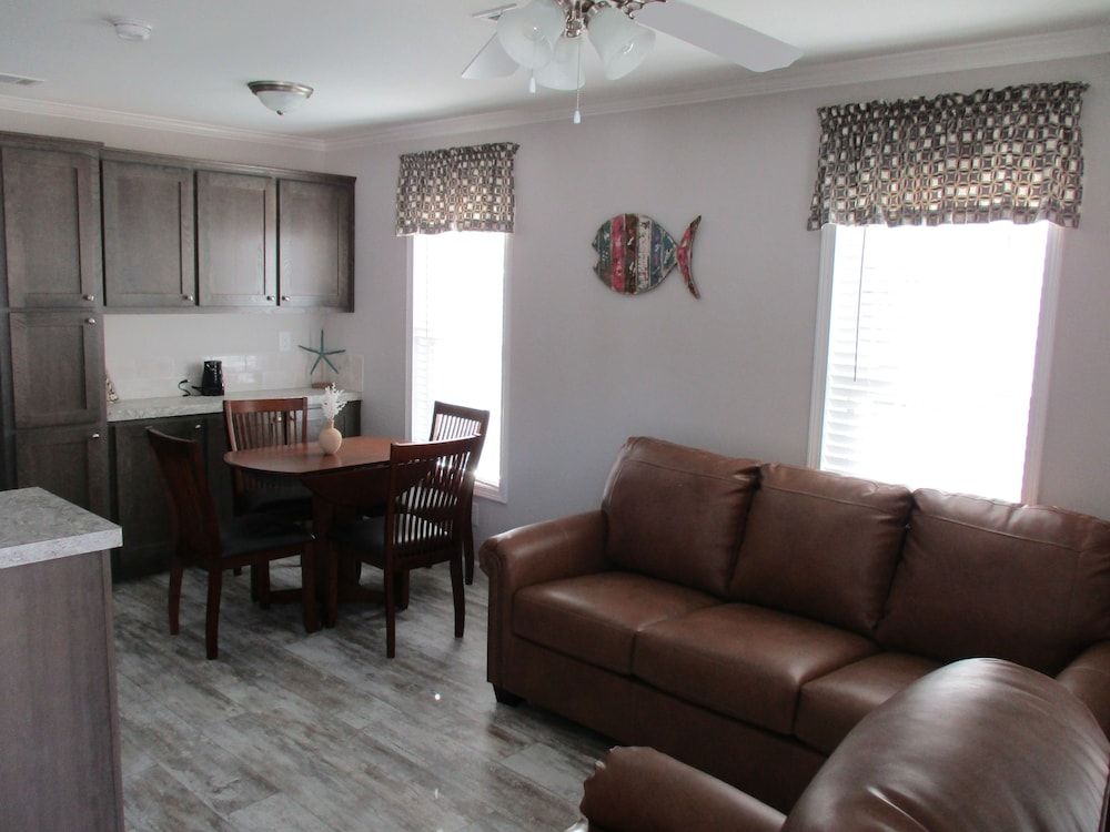 Horseshoe Cove RV Resort in Bradenton, United States