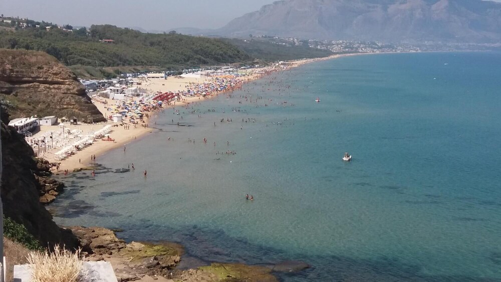 Case Vacanze Sharon — hotel in Balestrate