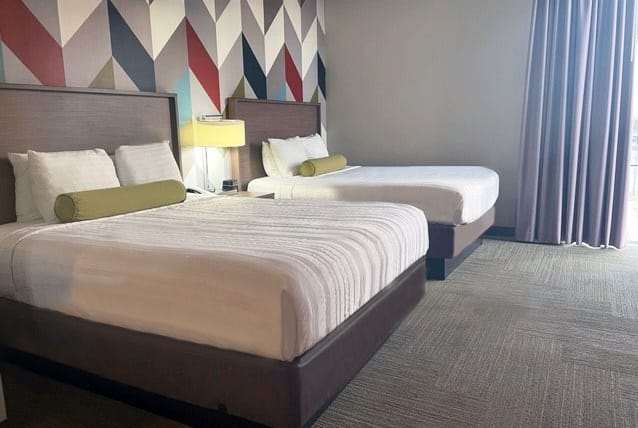 La Quinta Inn & Suites by Wyndham Tulsa Downtown Route 66 - photo 10