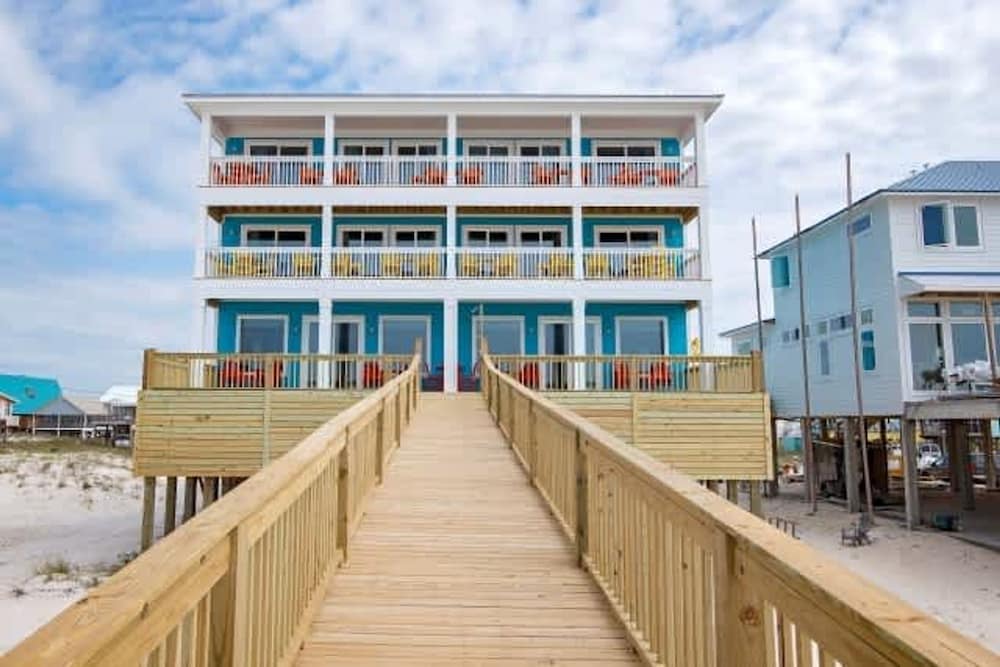 BeachFront 9Bed EasyBreezy East in Gulf Shores, United States