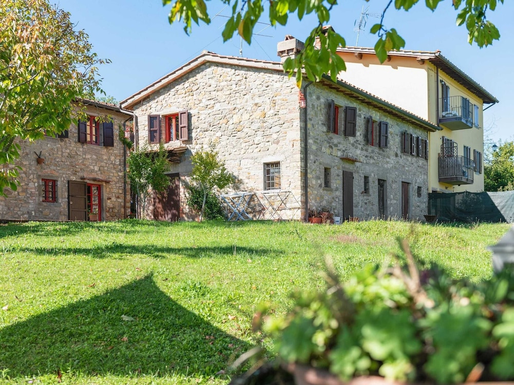 Belvilla by OYO Villa Jolanda — 5-Star Luxury Hotel in Poppi, Italy