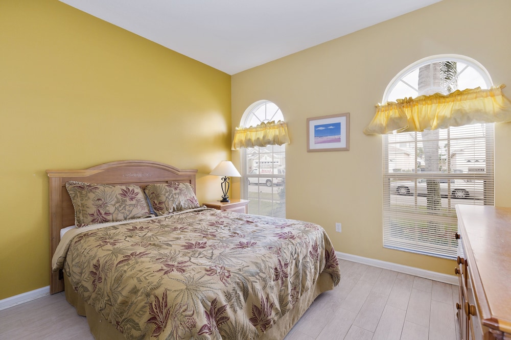 Sunshine Station Spacious 4 bed Windsor Palms resort home that's close to Disney - photo 4