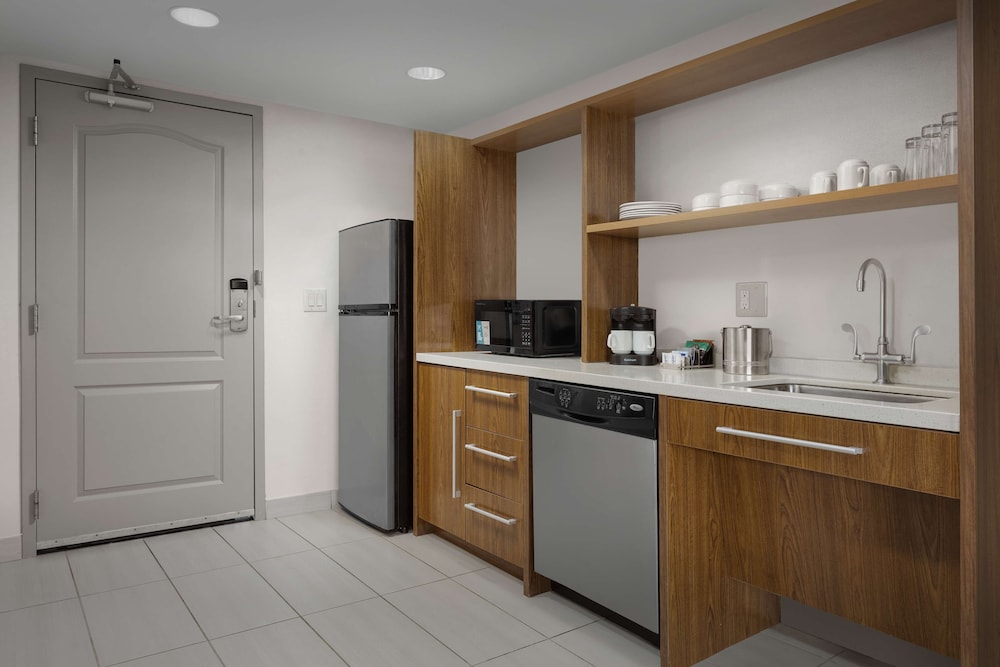 Home2 Suites by Hilton Jacksonville NC - photo 17