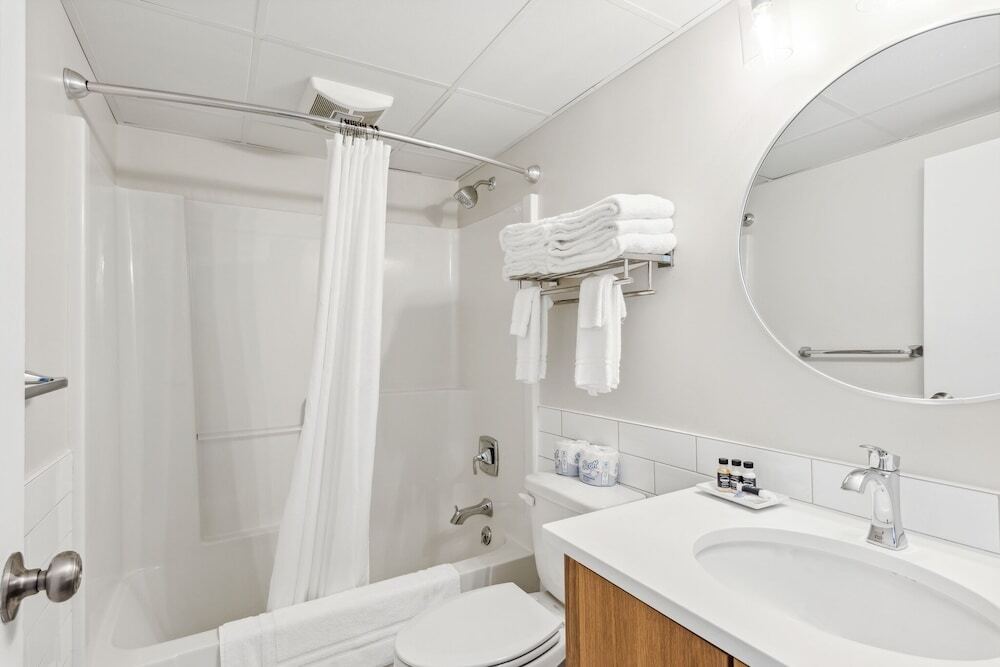 Cape Suites Room 6 Free Parking 2 Bedroom Hotel Room by RedAwning - photo 8