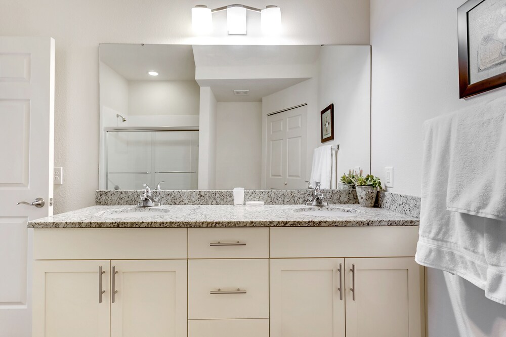 West Lucaya Resort 3 Bedroom Vacation Townhome - photo 25