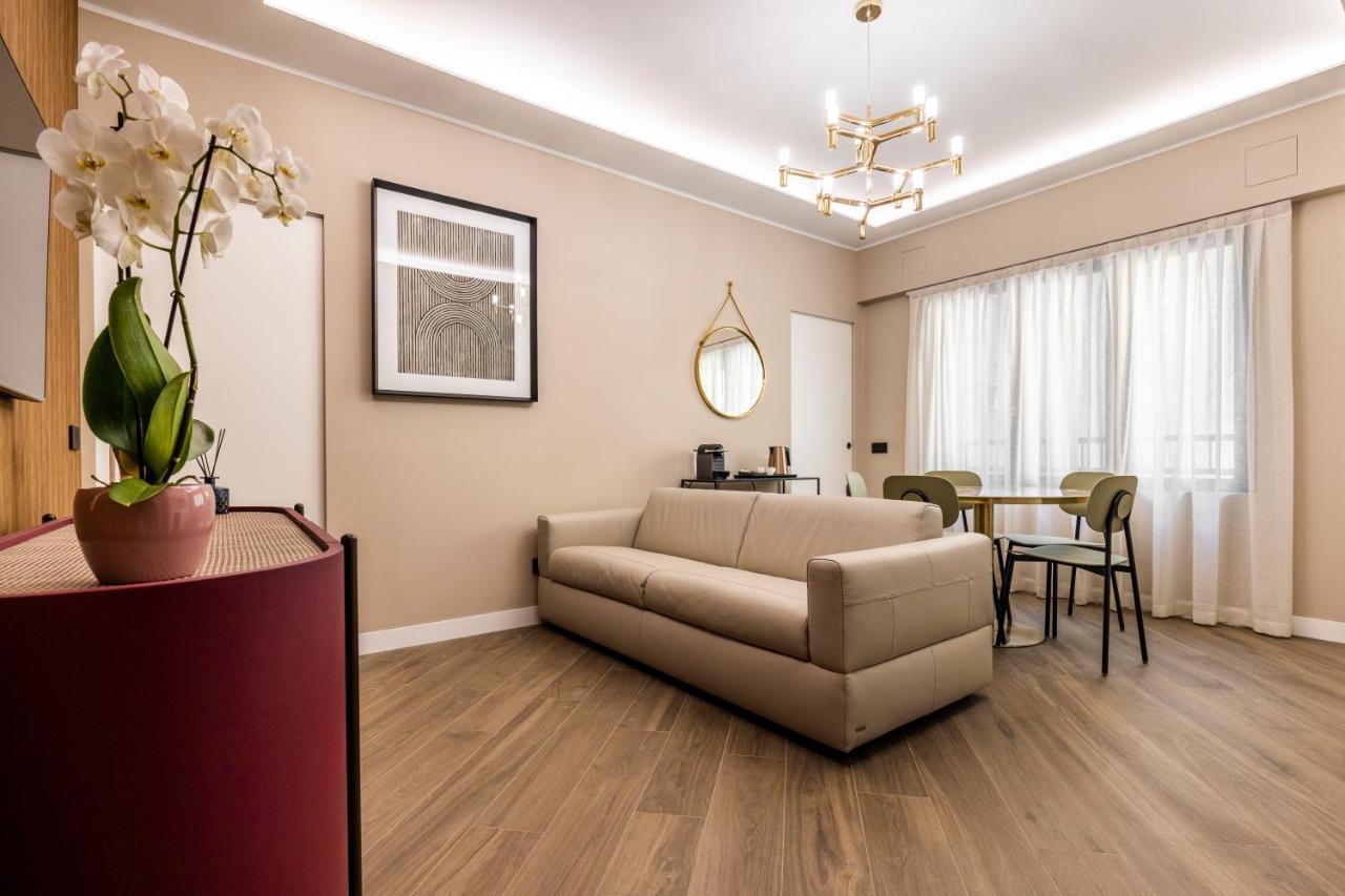 Van Gogh Golden House Next To Duomo — 4-Star Luxury Hotel in Milan, Italy