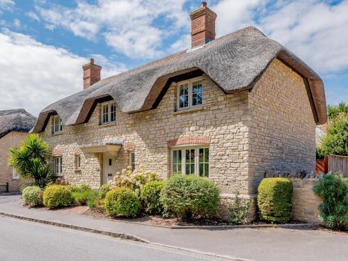 Hambury House — 5-Star Luxury Hotel in Wareham, United Kingdom