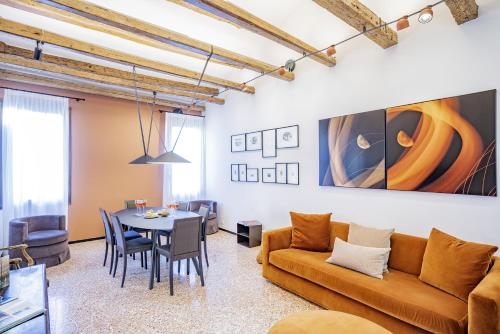 Palazzetto San Stin Up to 5 Guests Renewed in 2024 — 4-Star Luxury Hotel in Venice, Italy