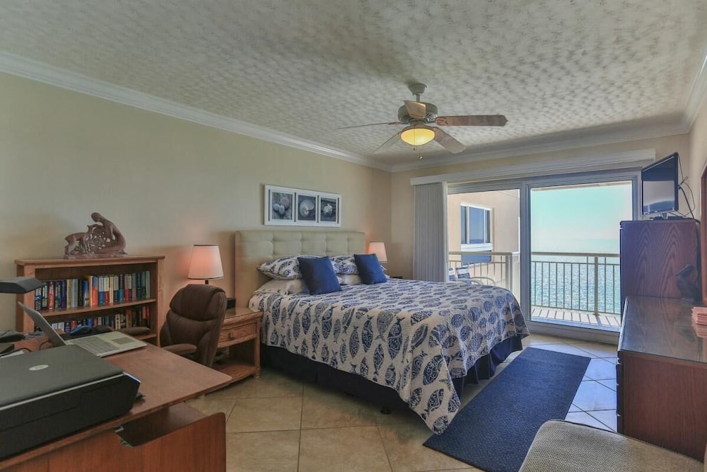 Destin Towers 143 Beach Front 2BR - photo 6