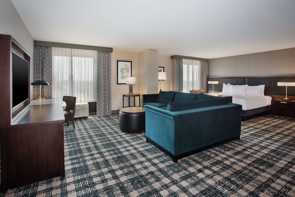 DoubleTree by Hilton Lansing - photo 13