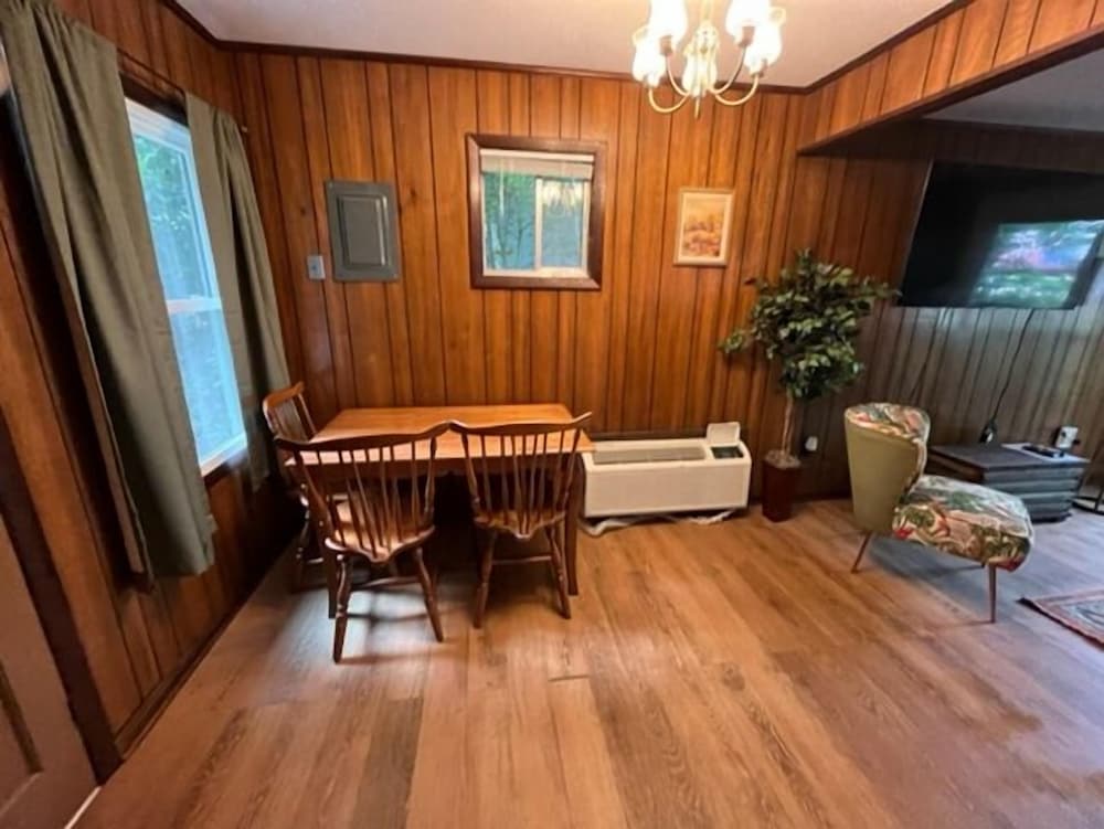Meadowlark Motel with Restaurant & Bar - photo 27