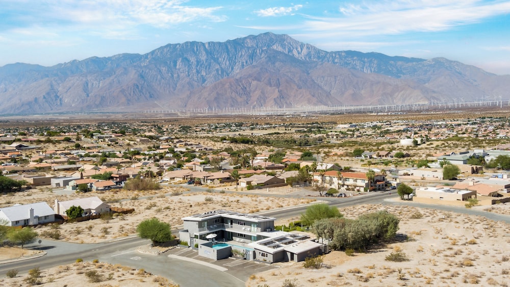 Desert Hot Springs Inn - photo 100