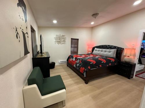 5 Star Cozy modern house all amenities Sleep 6