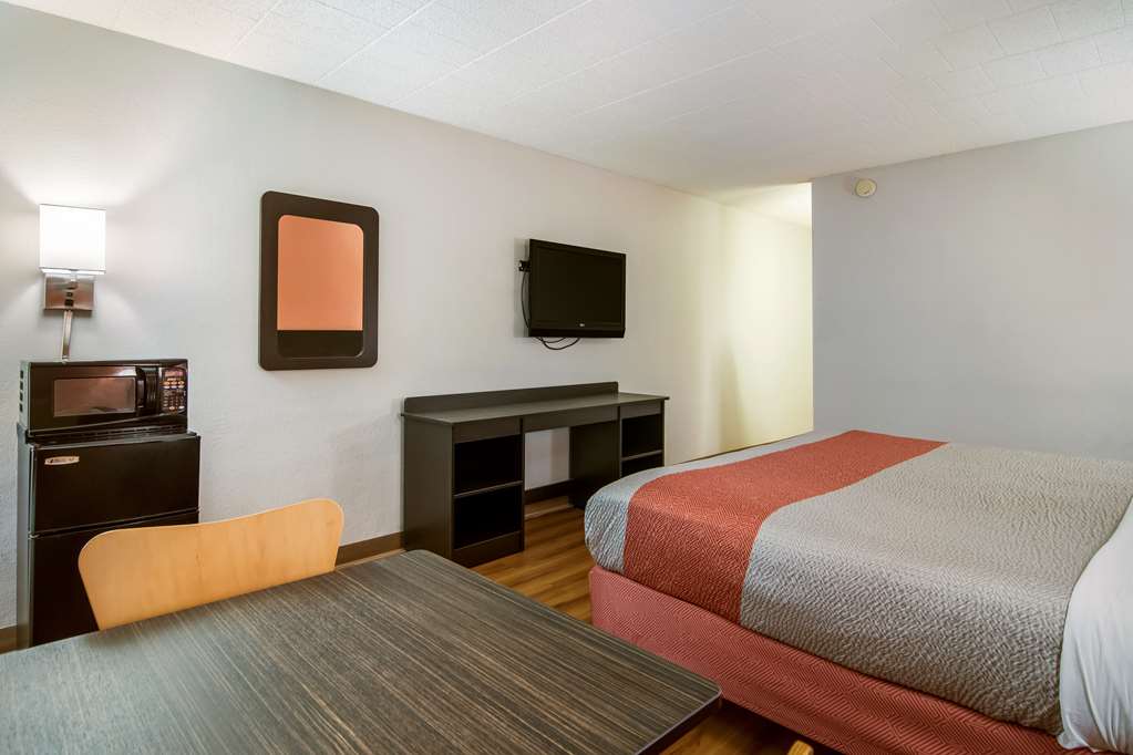Motel 6 New Stanton PA - photo 11
