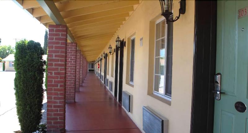 King's Rest Motel - photo 3