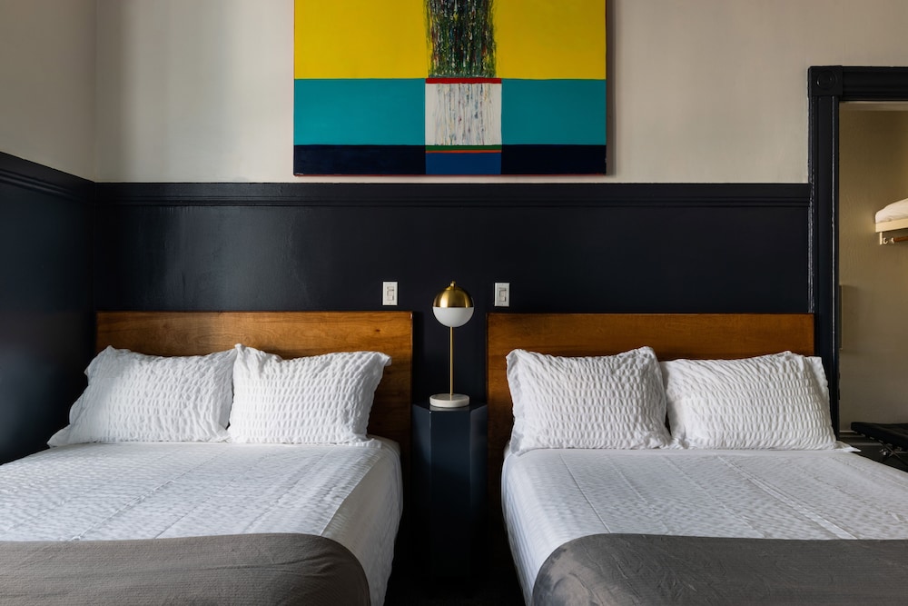 The Metro Hotel - photo 39