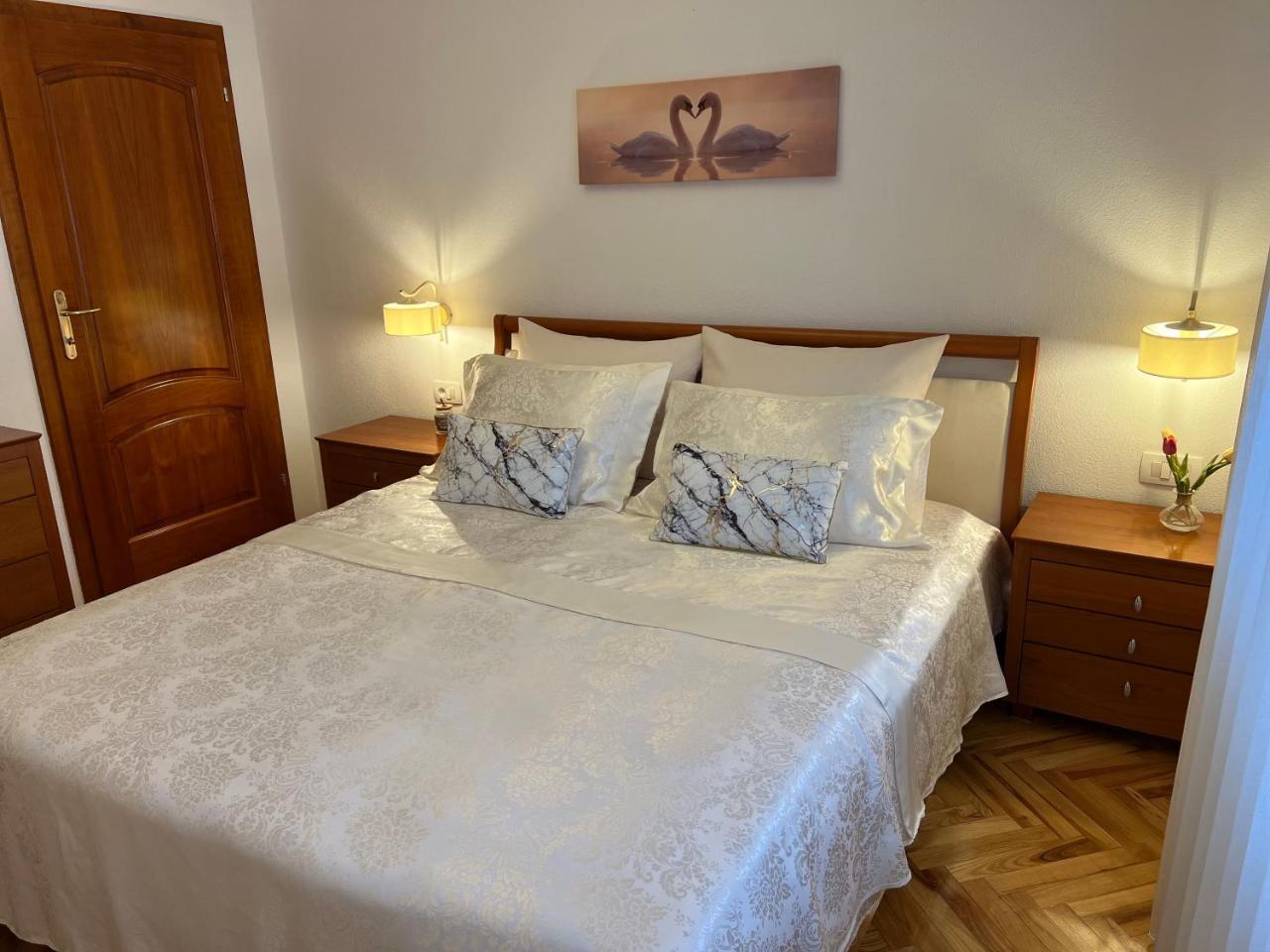 Villa Hope — 4-Star Luxury Hotel in Zmijavci, Croatia