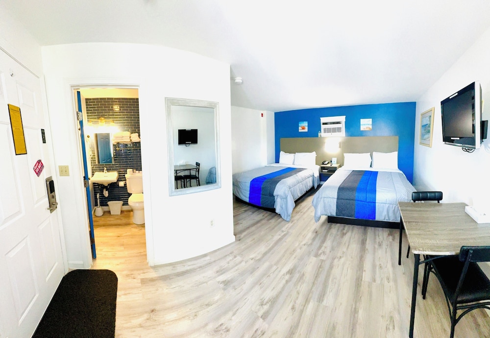 Blue Spruce Motel & Townhouses - photo 7