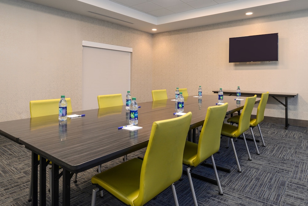 Holiday Inn Express & Suites St. Petersburg Madeira Beach by IHG - photo 61