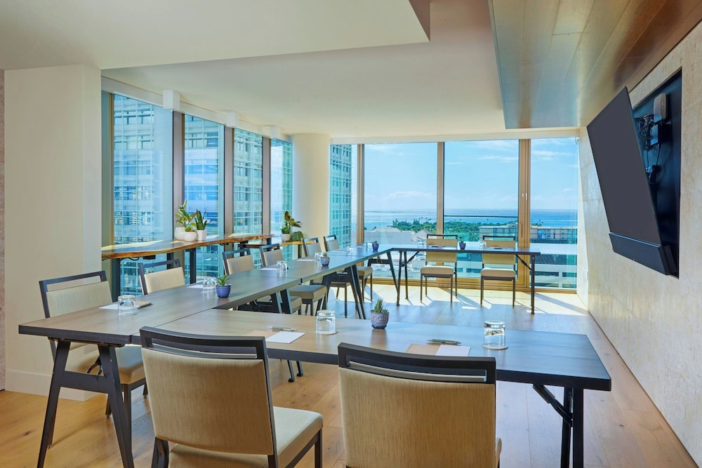 Renaissance Honolulu Hotel & Spa - photo 95