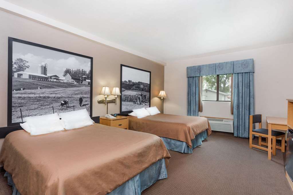 Super 8 by Wyndham Monroe WI - photo 9