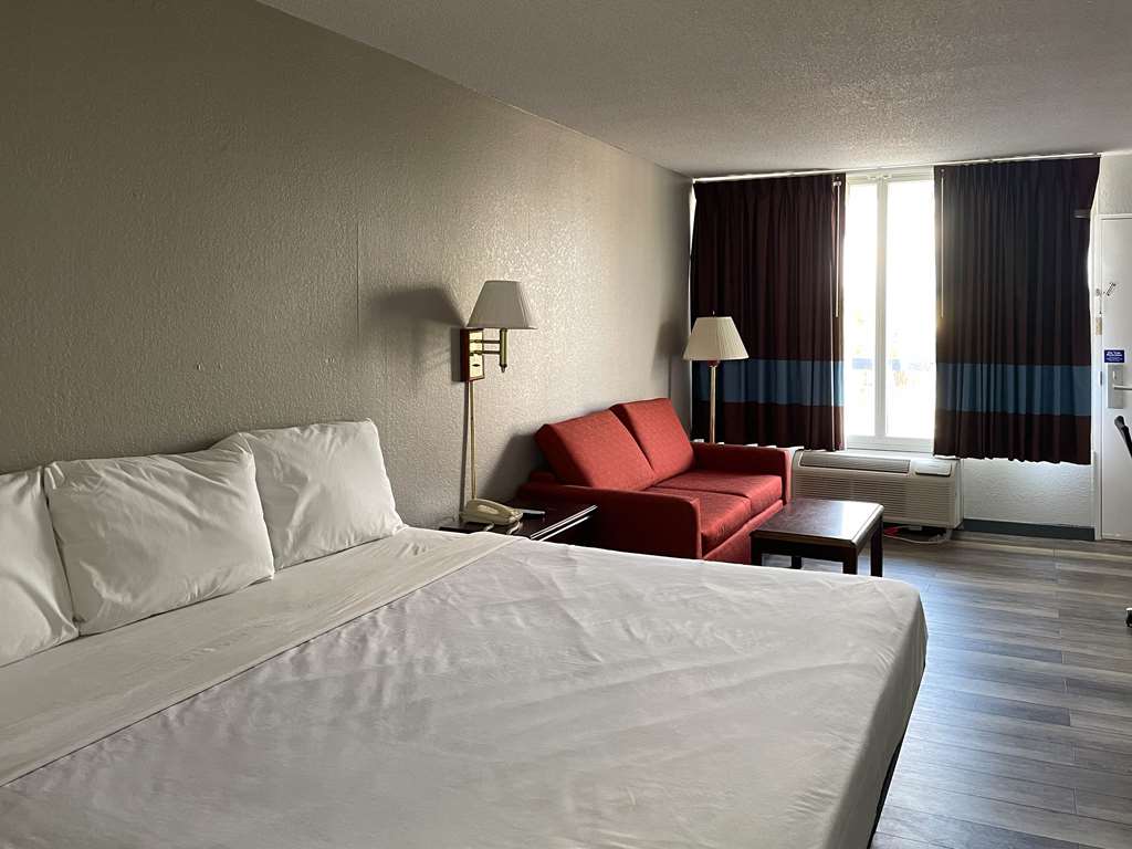 Motel 6 Marianna FL - photo 11