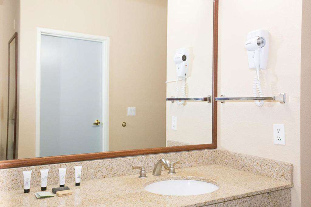 Red Lion Inn & Suites McMinnville - photo 24