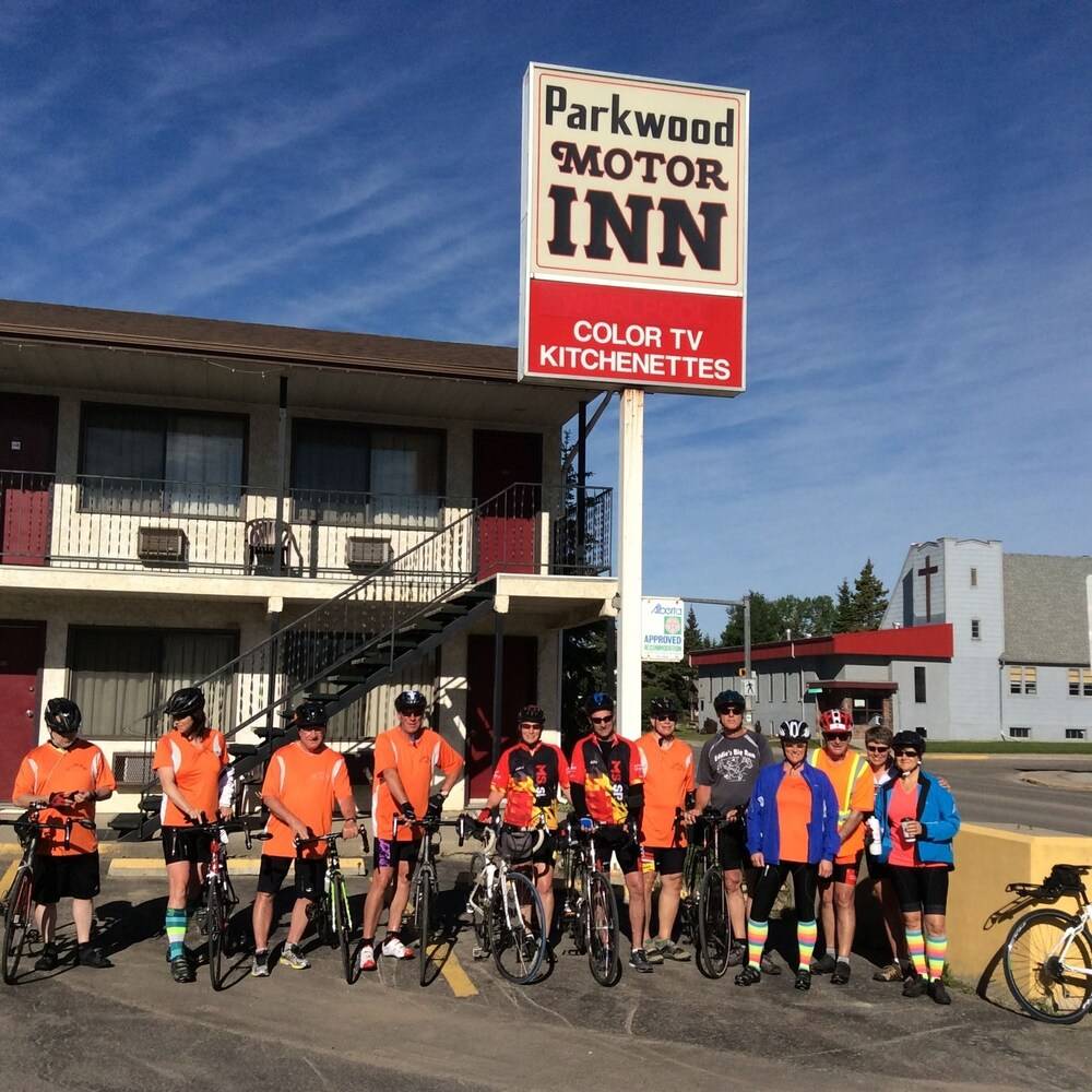 Parkwood Motor Inn — Sundre — photo 2