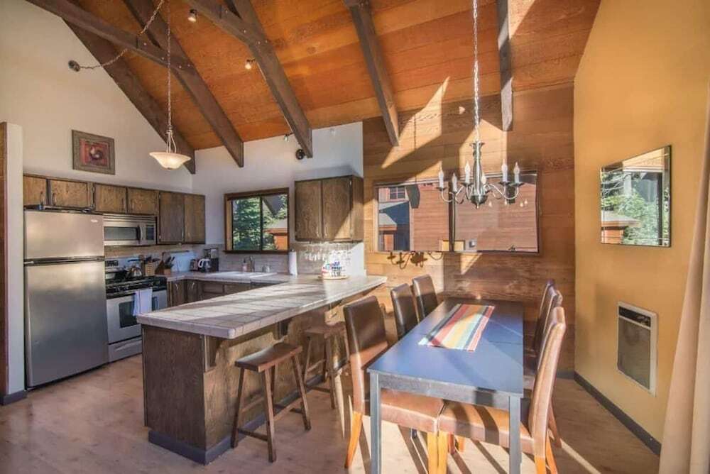 Emerald by Avantstay Tahoe Donner Mountain Retreat w Large Patio - photo 8
