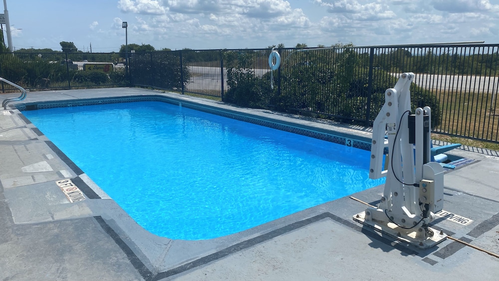 Super 8 by Wyndham Decatur Texas - photo 38