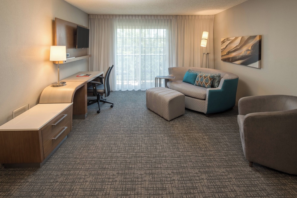 Courtyard by Marriott Portland North - photo 10